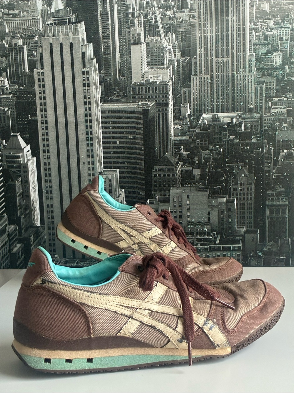 Onitsuka Tiger Brown and Cream Sneakers with Teal Lining